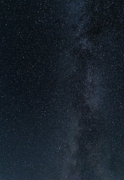 Foto céu estrelado noturno via láctea