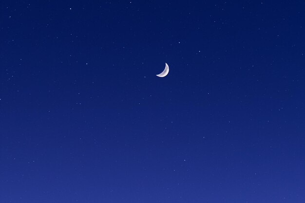 Foto céu noturno com fundo de luz da lua