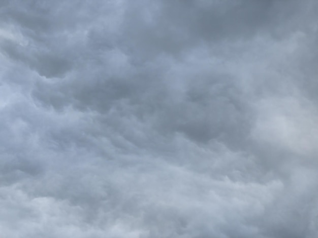 Foto céu nublado com nuvens escuras nuvens cinzentas no céu antes da chuva peça de trabalho para design