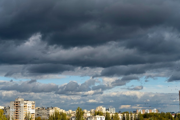 Céu nublado sobre a cidade