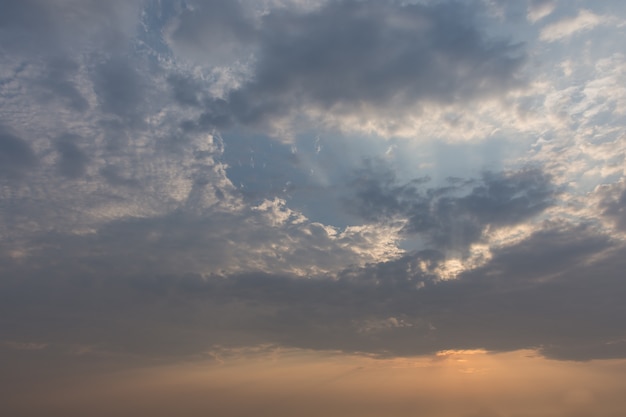 Céu, nuvens, lindas À noite