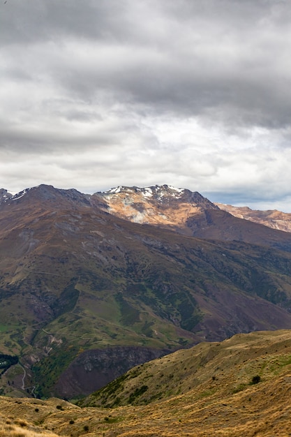 Céu tempestuoso em uma alta montanha Ilha do Sul da Nova Zelândia