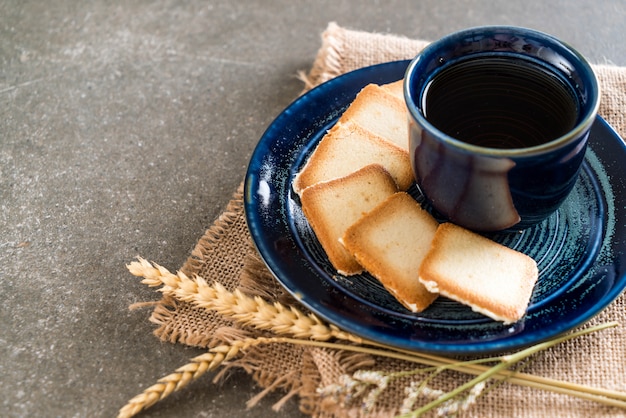 Chá com biscoito