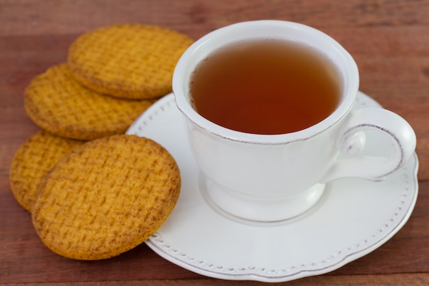 Chá com biscoitos