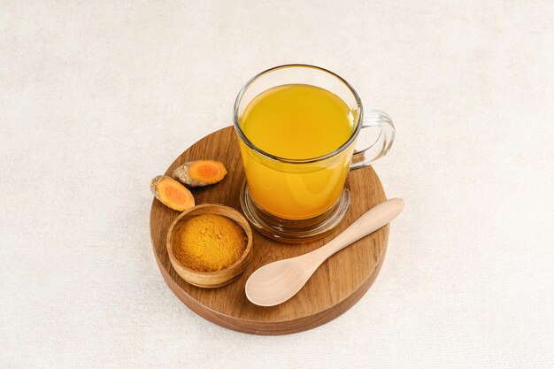 Chá de cúrcuma bebida de ervas bebida tradicional indonésia Especiarias para o conceito de medicina alternativa
