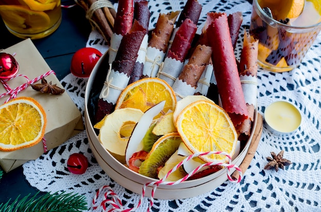 Chá de inverno aquecimento, frutas secas no dia de Natal