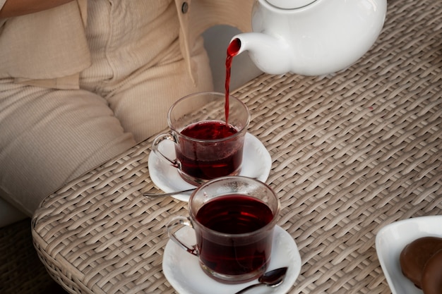 Foto chá delicioso de alto ângulo na mesa