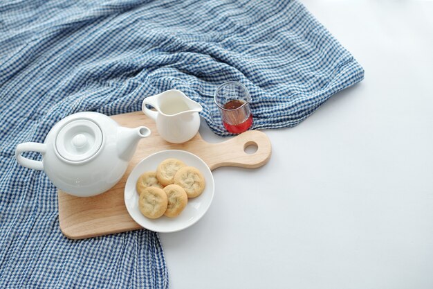 Chá e biscoitos caseiros