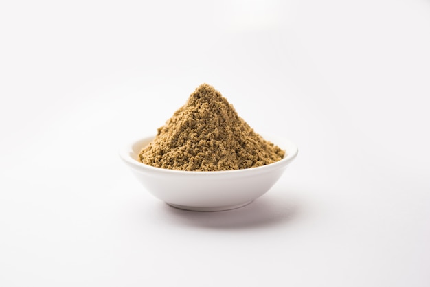 Chaat MasalaÃƒÂ‚Ã‚Â Ã © uma mistura indiana de especiarias em pÃ³, ÃƒÂ‚Ã‚Â AÃƒÂ‚Ã, Â em pÃ³ tangy thatÃƒÂ‚Ã‚Â enfeitar qualquer prato com uma pitada