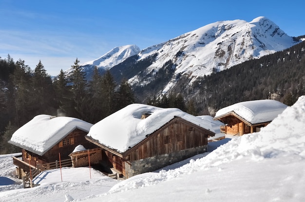 Chalets in den Bergen