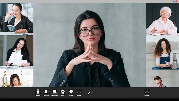 Foto chamada de vídeo em grupo bate-papo virtual teletrabalho corporativo colagem de líder feminina equipe de negócios diversificada trabalhando em casa no escritório digital na tela