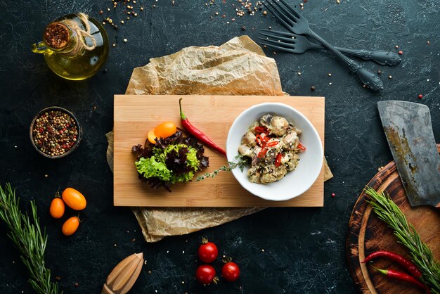 Champignons in Sahnesauce Draufsicht Freier Kopierplatz