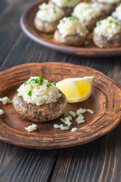 Champiñones rellenos de risotto