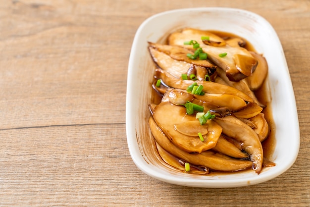 Champiñones salteados en salsa de ostras