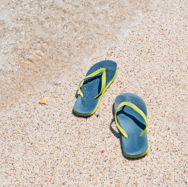 Chanclas por la playa