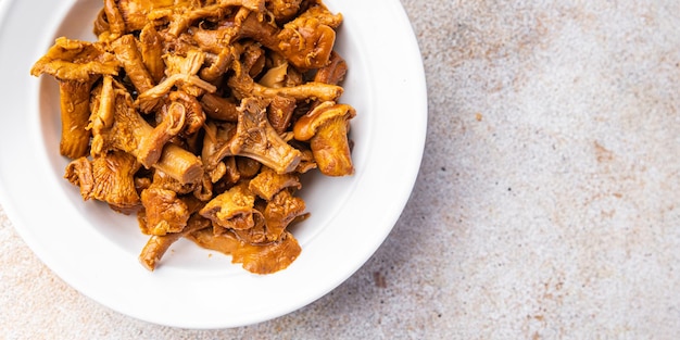 chanterelles cogumelos bio produto refeição saudável fresca comida lanche na mesa cópia espaço comida