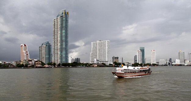Chao Phraya-Expressboot in Bangkok