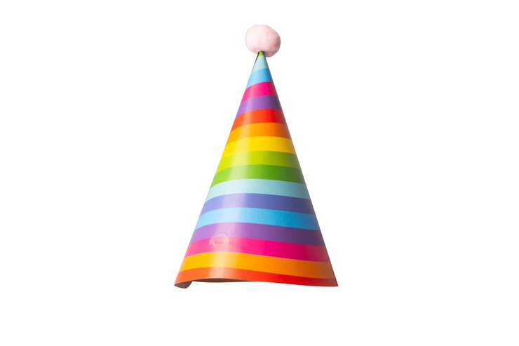 Foto chapéu de aniversário colorido isolado em fundo branco