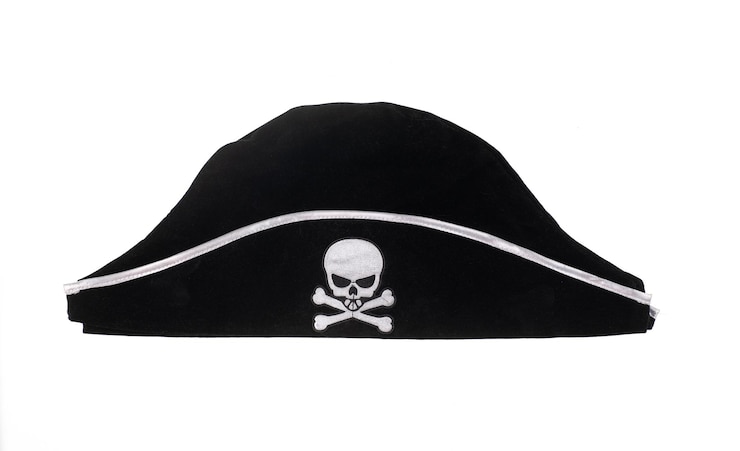 Foto chapéu de pirata isolado no fundo branco