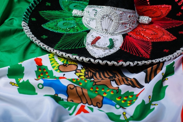 Chapéu mariachi tricolor na bandeira mexicana