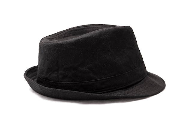 Chapéu masculino preto isolado em um fundo branco