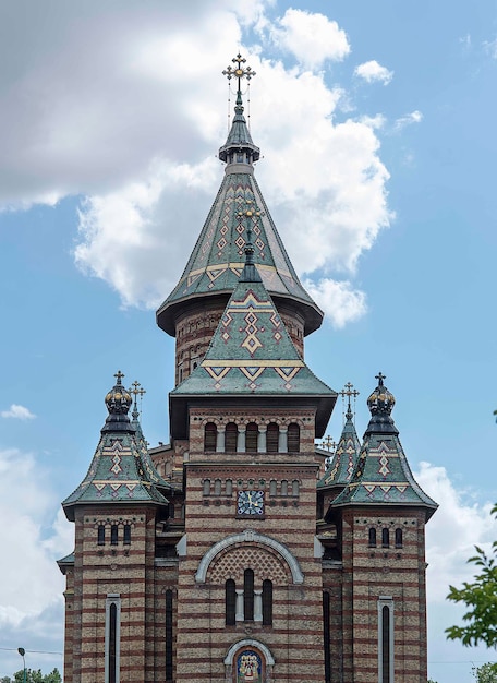 Charakteristische Türme der Metropolitankathedrale von Timisoara im Westen Rumäniens