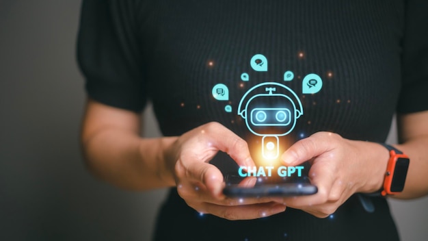 Chatbot digital chat GPT aplicación de robot asistente de conversación IA concepto de inteligencia artificial Hombre usando teléfono móvil inteligente con chatbot digital en pantalla virtual