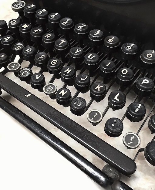 Foto chaves aleatórias de uma máquina de escrever