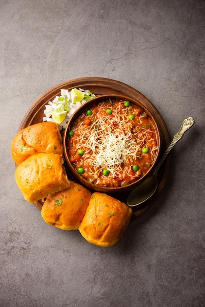 Cheese Pav Bhaji Recipe es una receta de Bhajipav de comida callejera con adición de queso