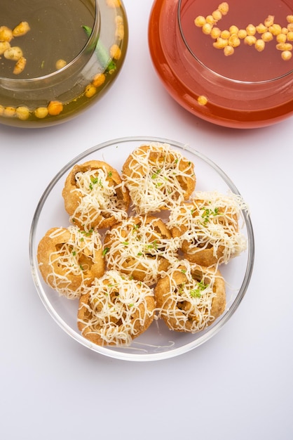 Cheese Puchka Charla india con mucho queso en Golgappe Panipuri Waterballs
