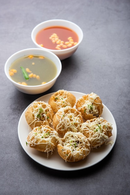 Cheese Puchka Charla india con mucho queso en Golgappe Panipuri Waterballs