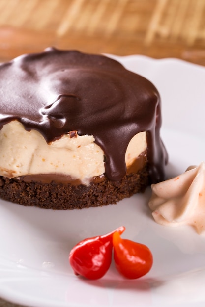 Cheesecake com Molho de Chocolate e Pimenta