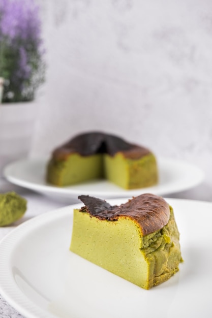 Cheesecake de Matcha Basco Queimado