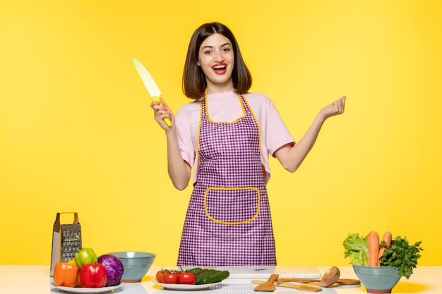 Chef de fitness saudável blogueiro de comida gravando vídeo para mídias sociais com a faca