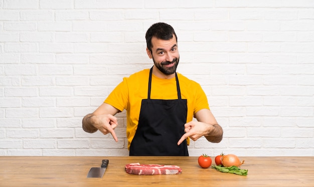 Chef feliz em uma cozinha