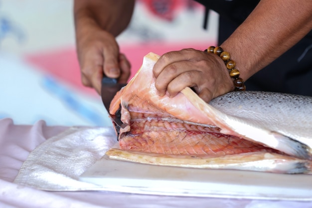 Los chefs están volviendo pescado, salmón