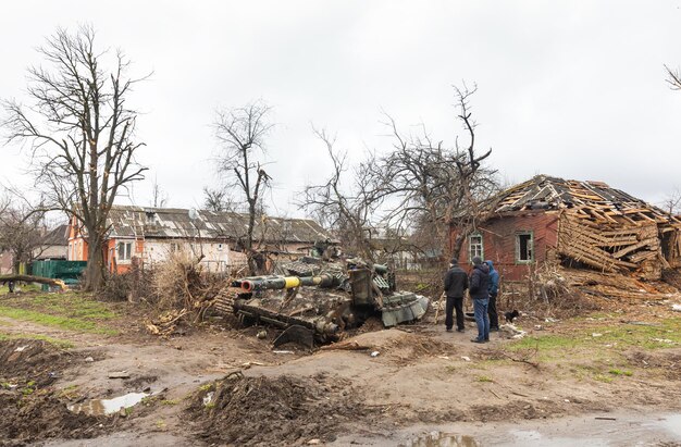 CHERNIHIV REG UCRÂNIA 18 de abril de 2022 Guerra da Rússia contra a Ucrânia Casas completamente destruídas e caos na região de Chernihiv como resultado do ataque de invasores russos