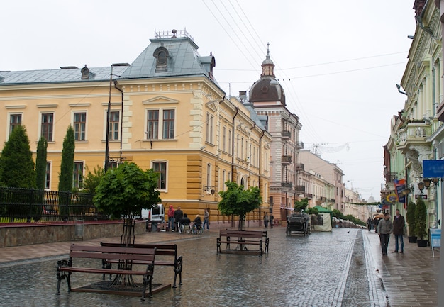 Chernivtsi, calle Kobylianska (zona peatonal). Ucrania occidental