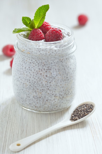 Chia Pudding mit Himbeere