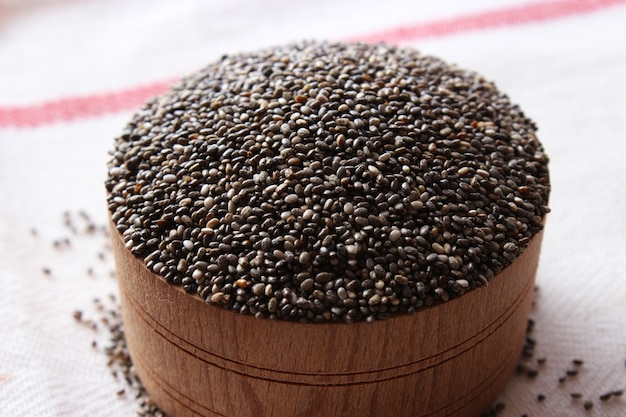 Chia-Samen auf dem Tisch Nahaufnahme Nahrungsergänzungsmittel Superfood