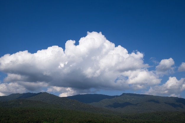 Chiang mai, Tailândia - bela paisagem montanhosa