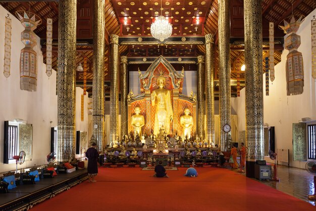 CHIANG MAI, THAILAND - 29. OKTOBER 2014: Wat Chedi Luang Tempelinnenraum.