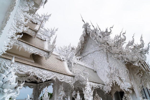 Chiang Rai, Thailand, 24.11.2022 Wat Rong Khun, der berühmte Tempel oder weiße Tempel in Chiangrai, Thailand