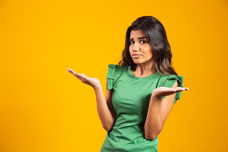 Foto chica adolescente no sabe la respuesta