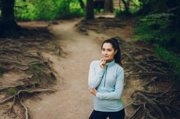 Chica en el bosque