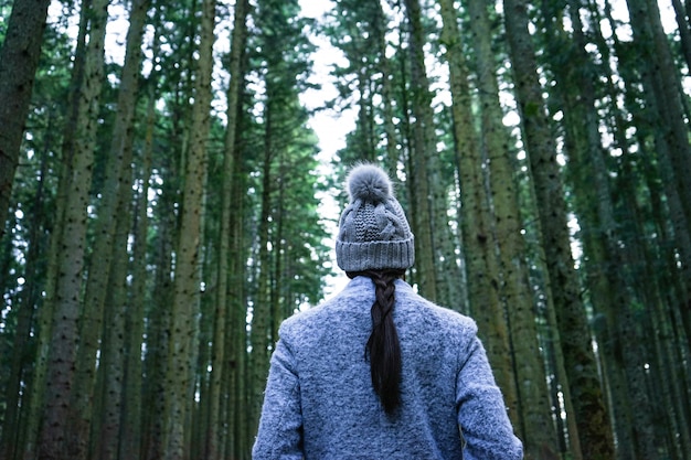 Chica en el bosque