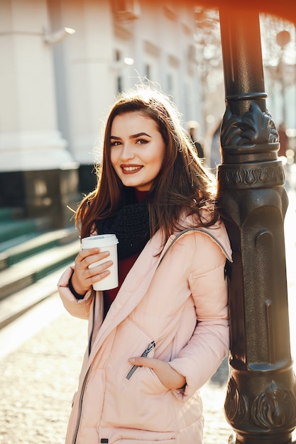 Chica con café