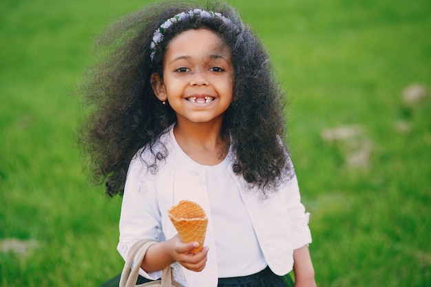 Chica con helado