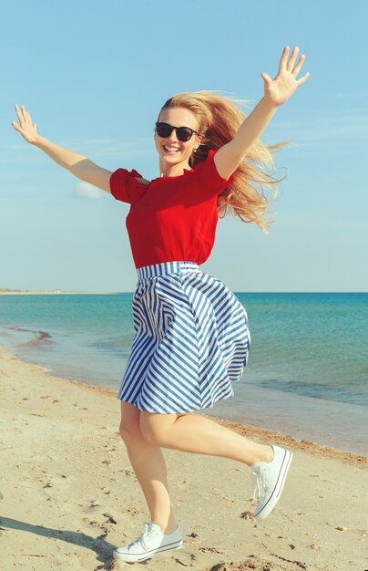 Chica en el mar