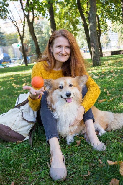 Chica y perro